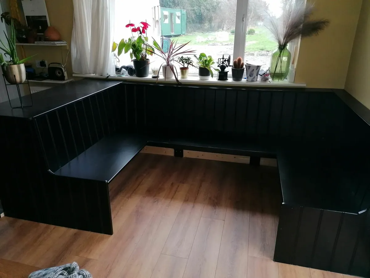 Dining booth - Image 1