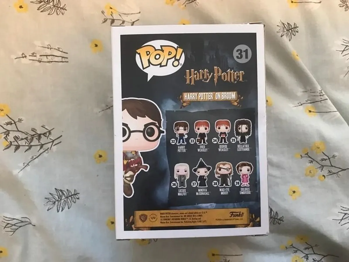 Harry Potter on Broom #31 2017 Summer Con Exclusive FunkoPop! Vinyl Figure - Image 3