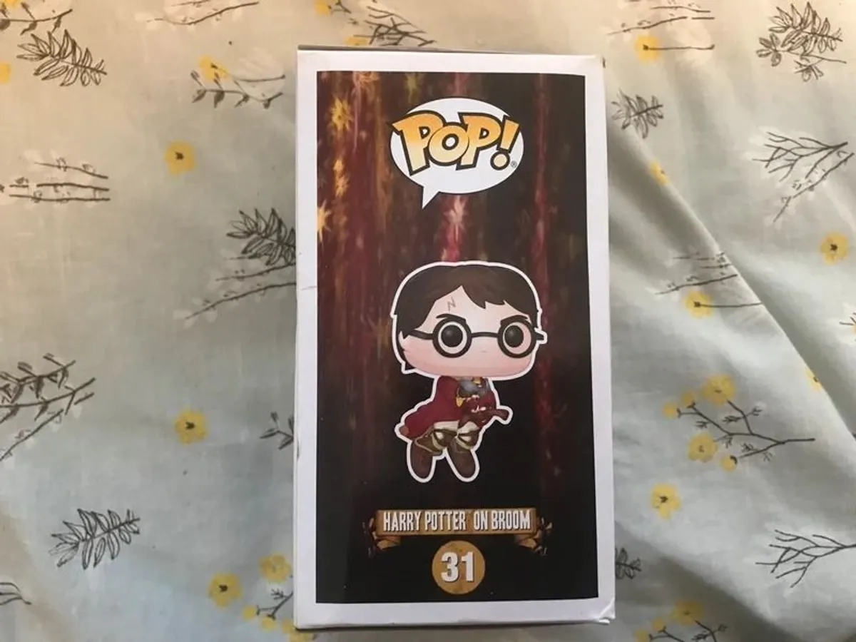 Harry Potter on Broom #31 2017 Summer Con Exclusive FunkoPop! Vinyl Figure - Image 4