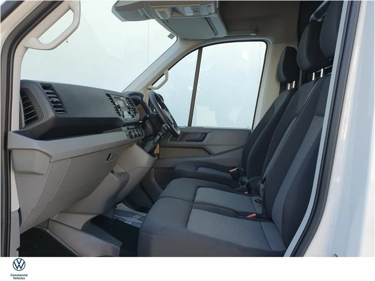 Volkswagen Crafter CRAFTER CRAFTER 30 MWB 140BHP - Image 4