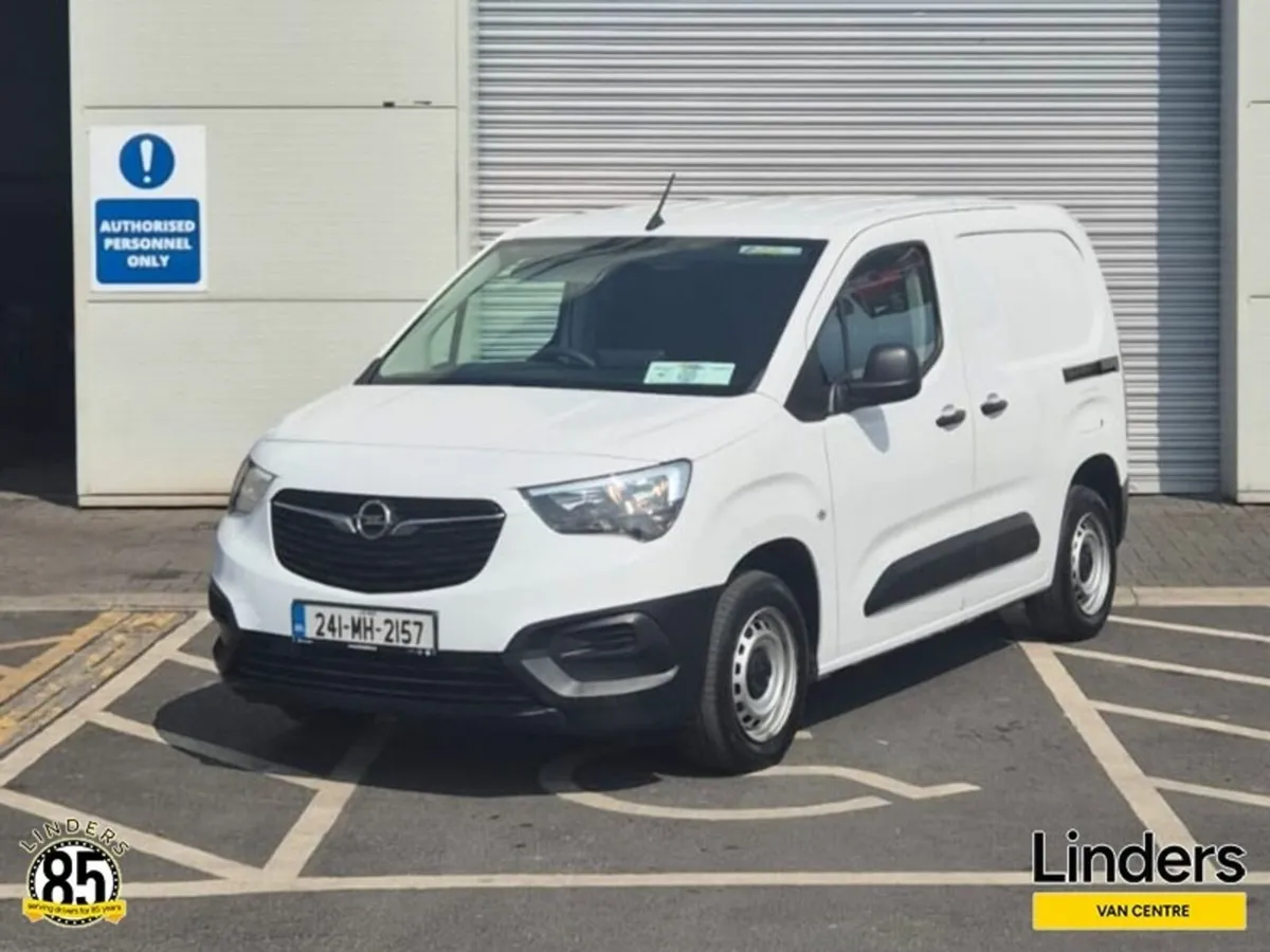 Opel Combo 3 SEATS - FULL SERVICE HISTORY - Image 2