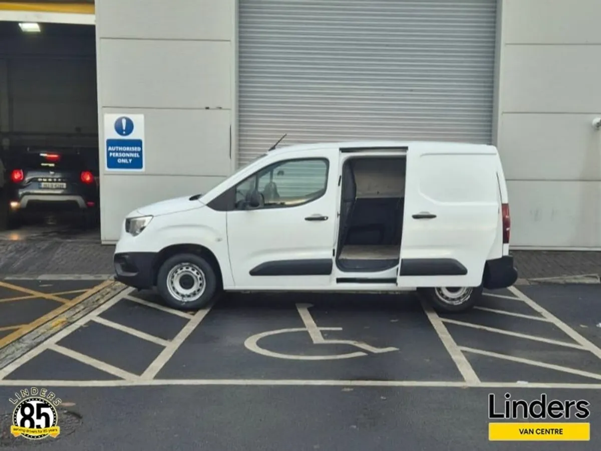 Opel Combo 3 SEAT - 1 OWNER - Image 3