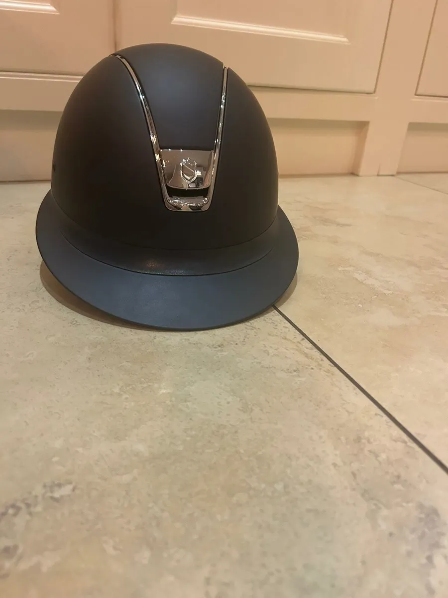 Horse riding helmet - Image 1