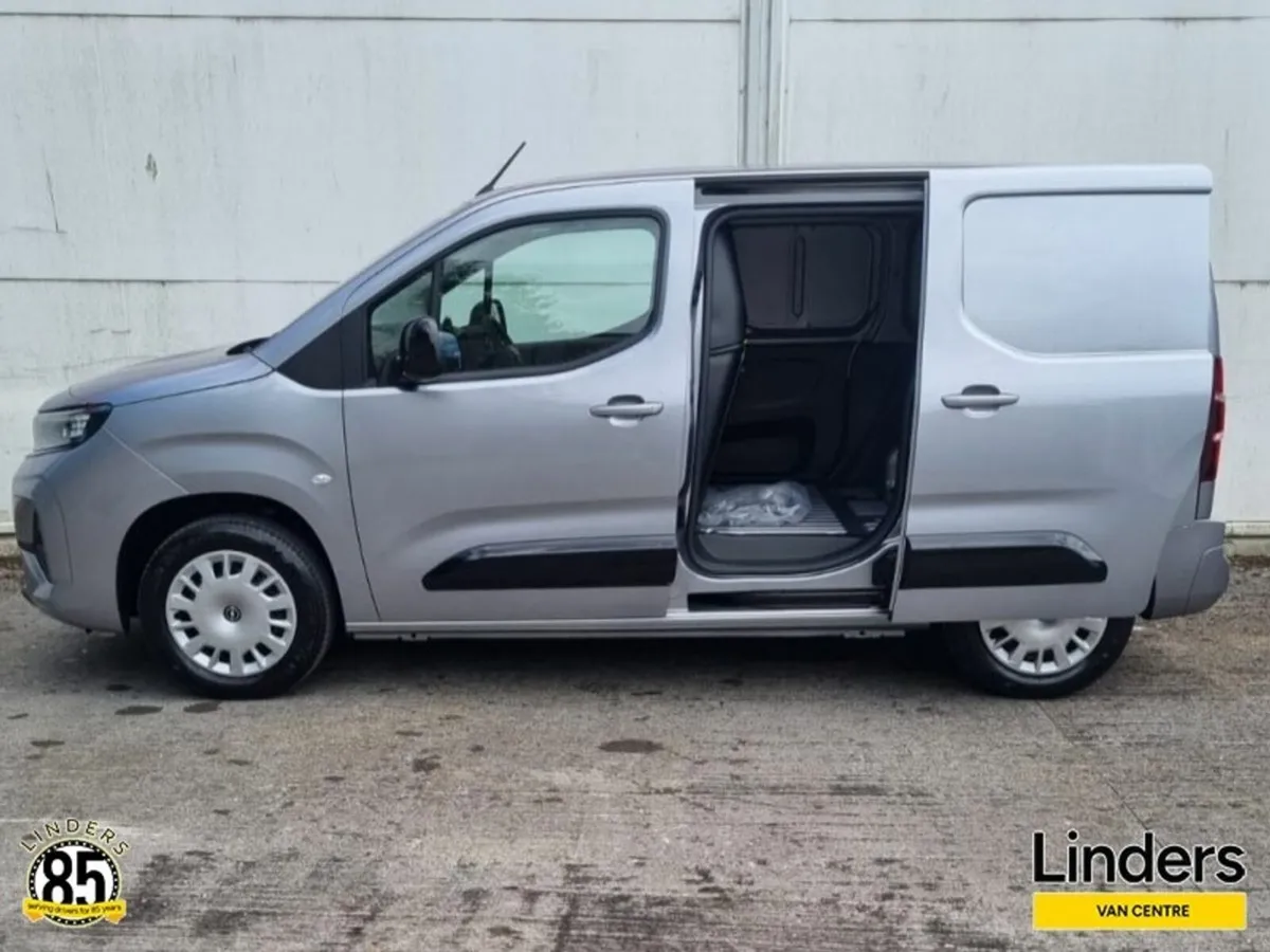 Opel Combo MWB SPORTIVE 242 0KMS DEMO - Image 3