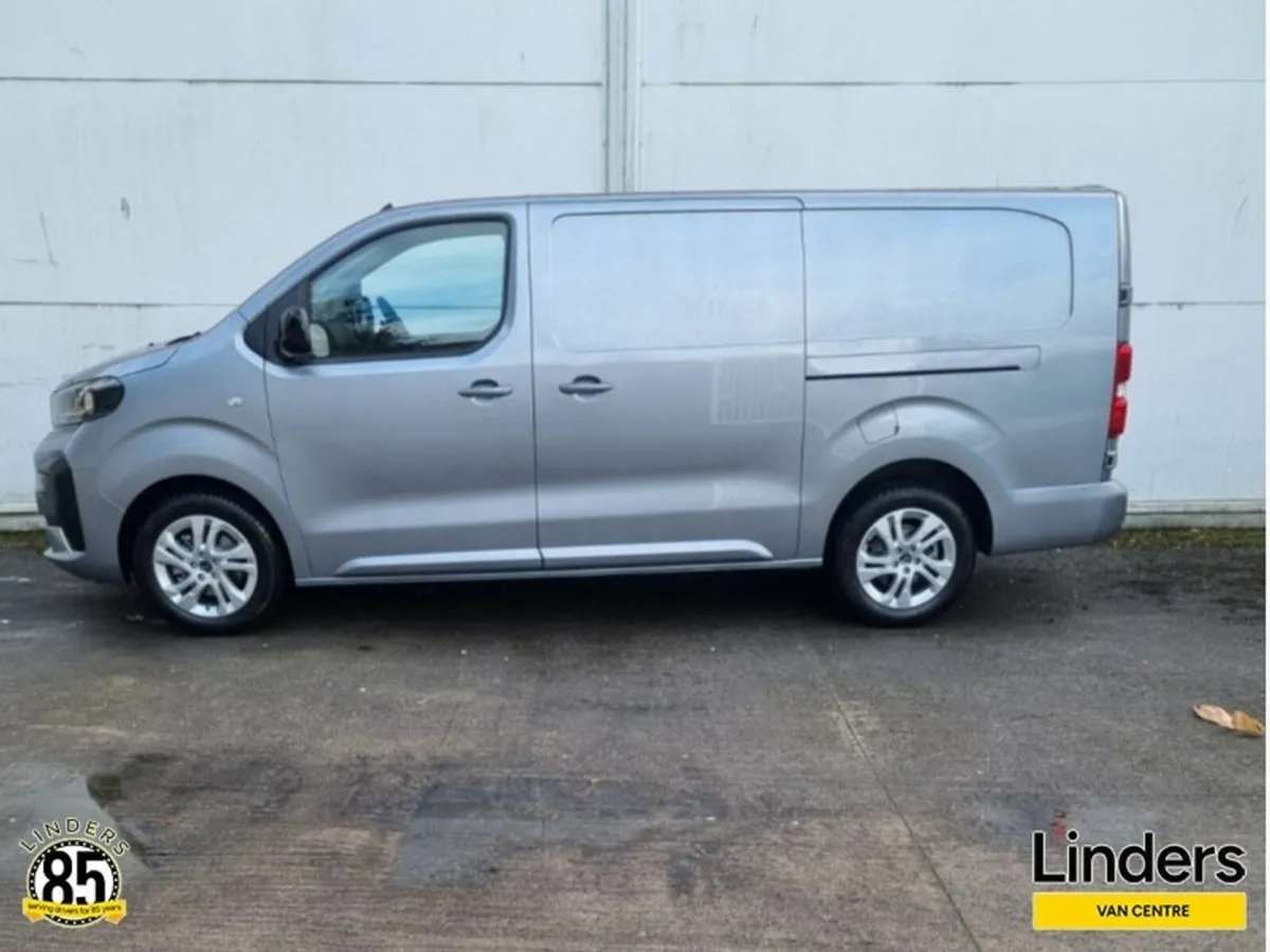 Opel Vivaro SPORTIVE 2LTR 145BHP 8000 DISCOUNT - Image 3