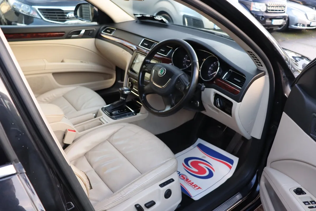 Skoda Superb 2011 - Image 4
