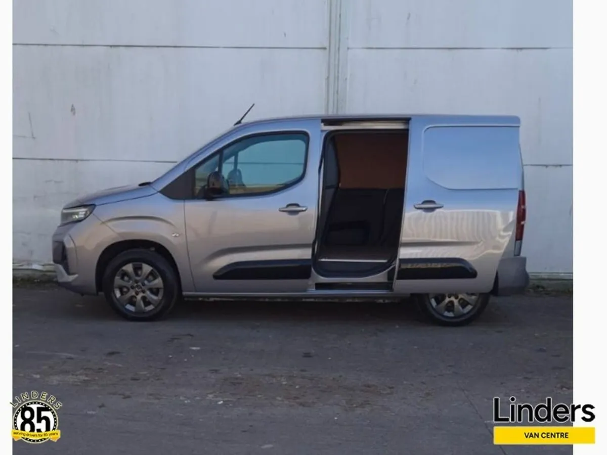 Opel Combo SPORTIVE ALLOYS - EX DEMO - Image 3