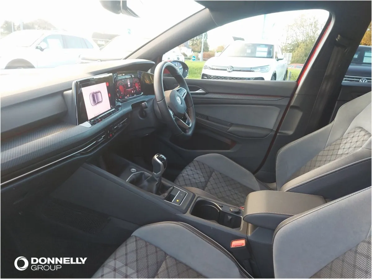 Volkswagen Golf Diesel Hatchback R-Line - Image 2