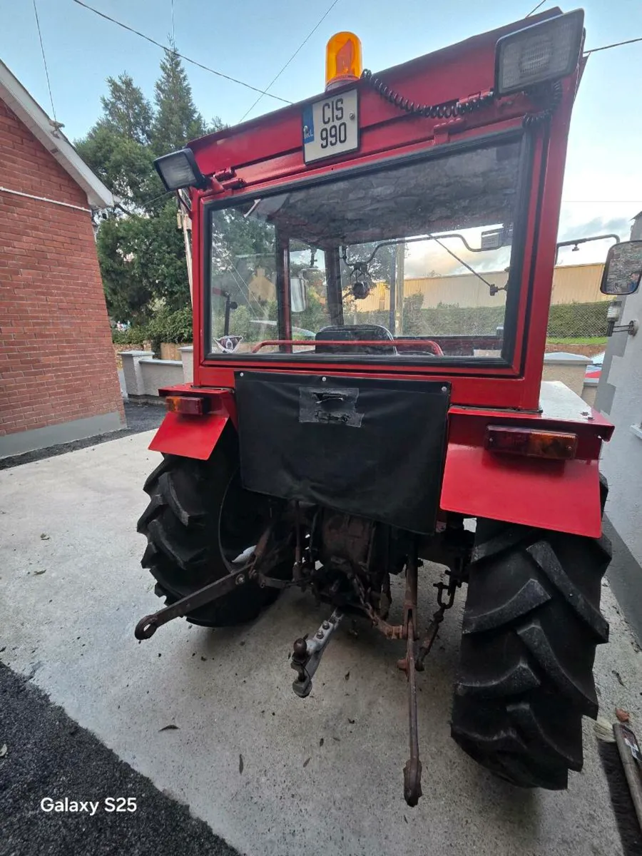 Massey 240 - Image 2