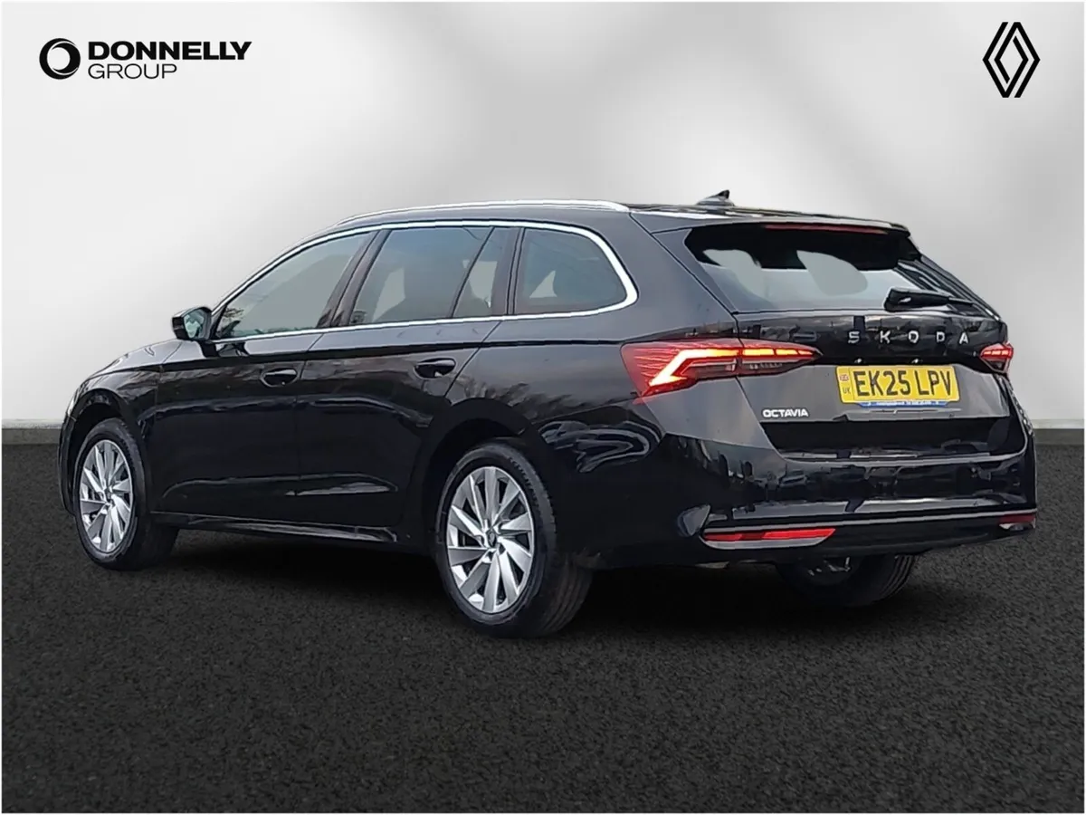 Skoda OCTAVIA Diesel Estate SE L - Image 2