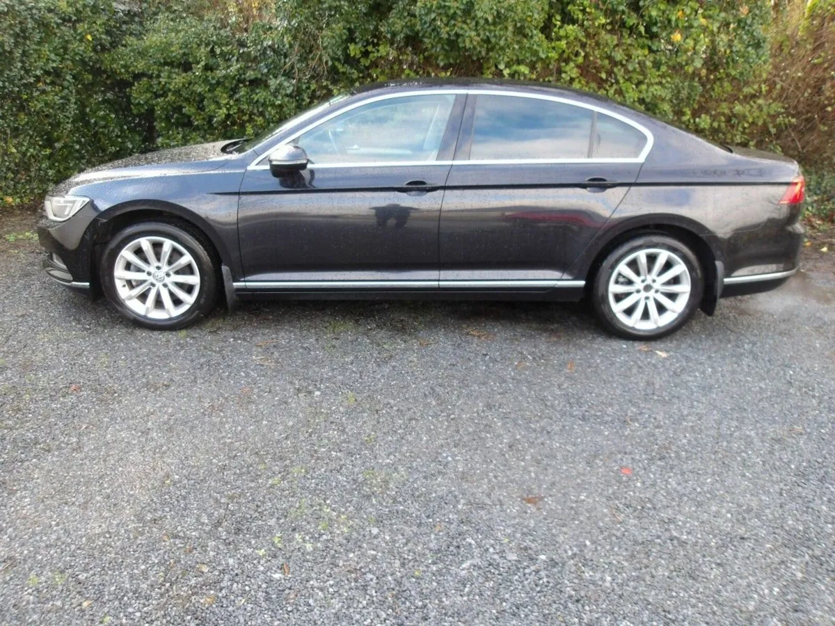 Volkswagen Passat 1.6 TDI 120HP Highline - Image 1