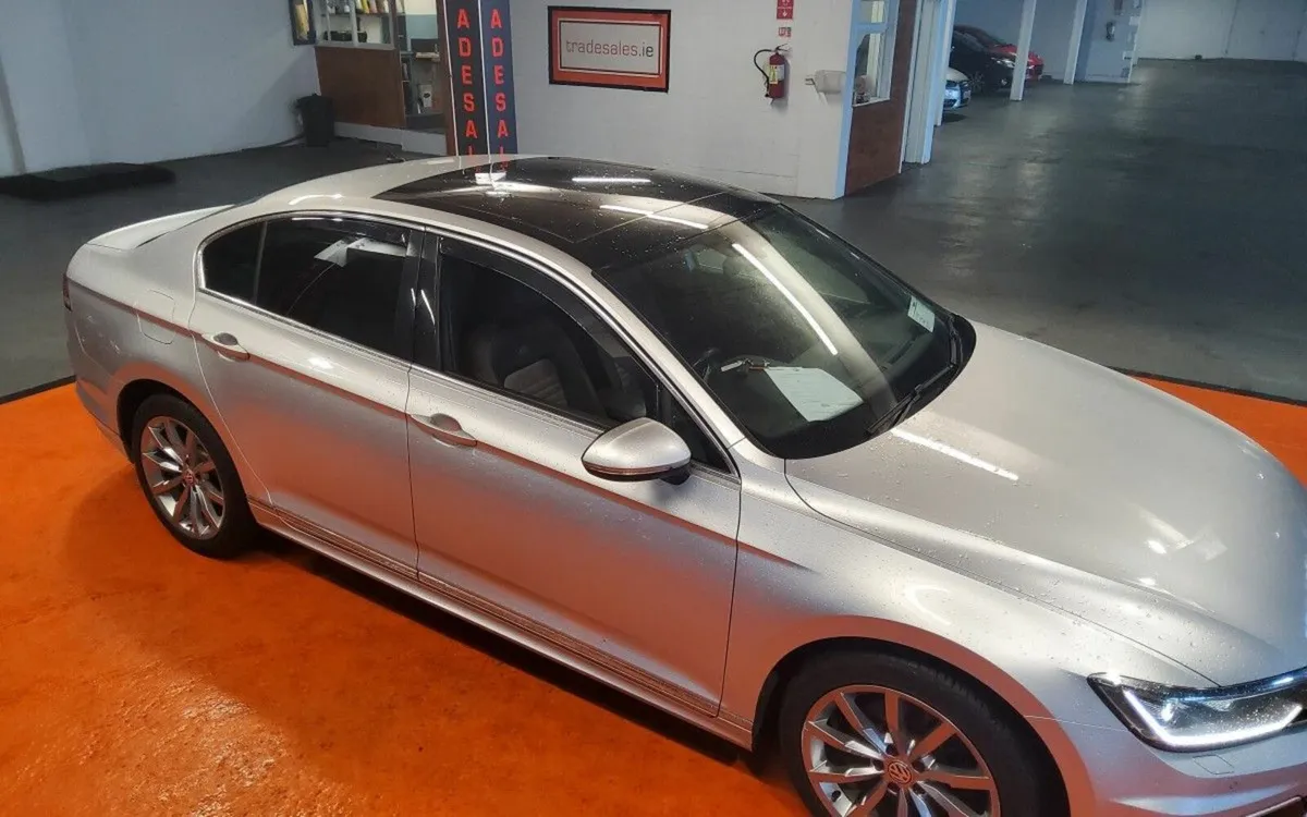 Volkswagen Passat PASSAT 2.0 TDI R_LINE BMT 150P - Image 3