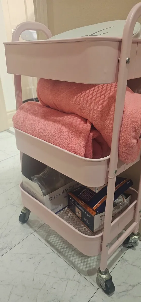 BEAUTY TROLLEYS - Image 3