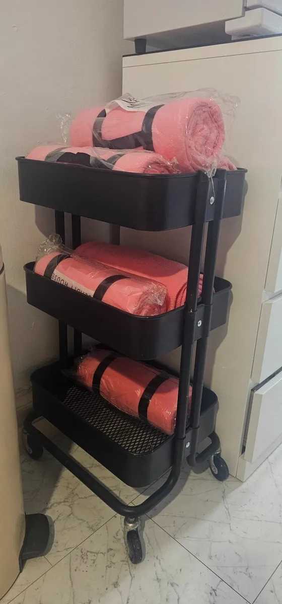 BEAUTY TROLLEYS - Image 4