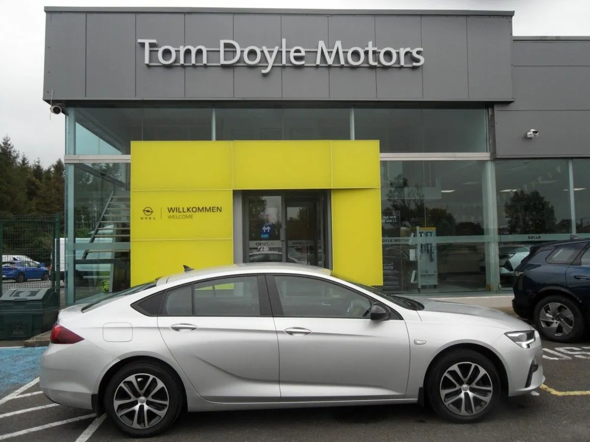 Opel Insignia SC 1.5D 122PS S/S FWD 6 Speed - Image 1