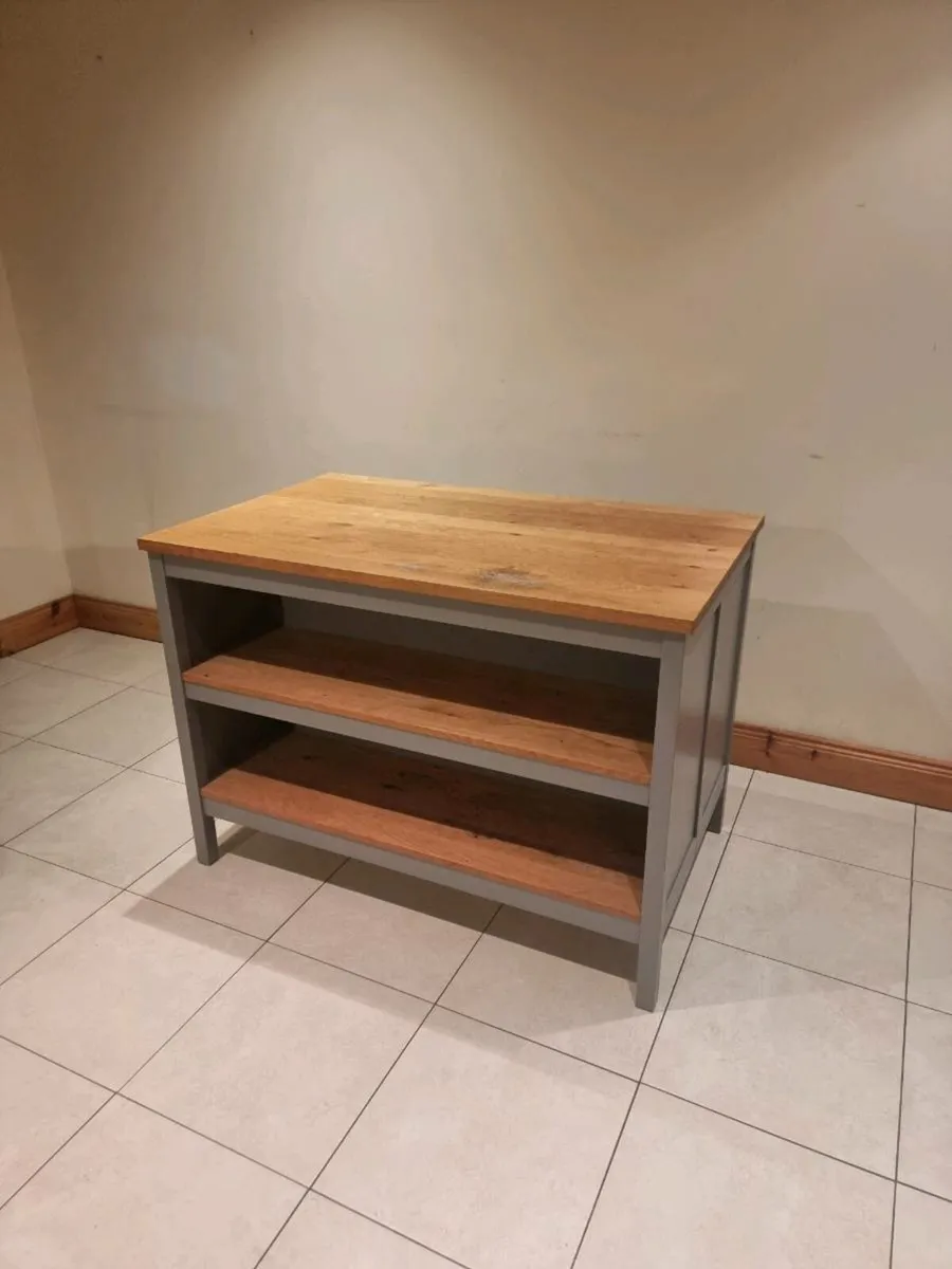 Kitchen Island - Image 4