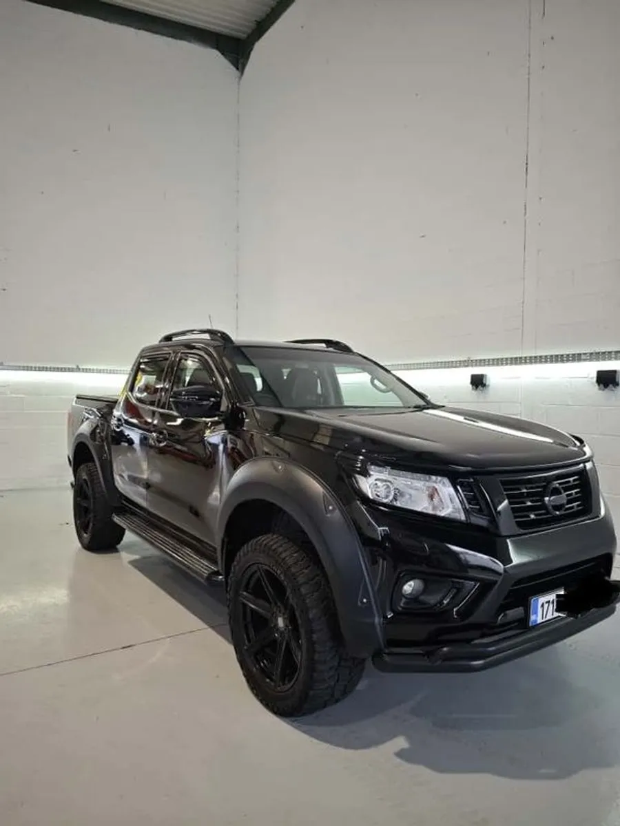 2017 Nissan Navara - Image 1