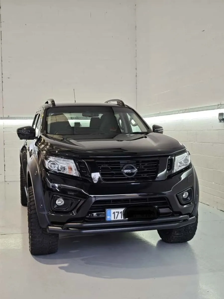 2017 Nissan Navara - Image 2