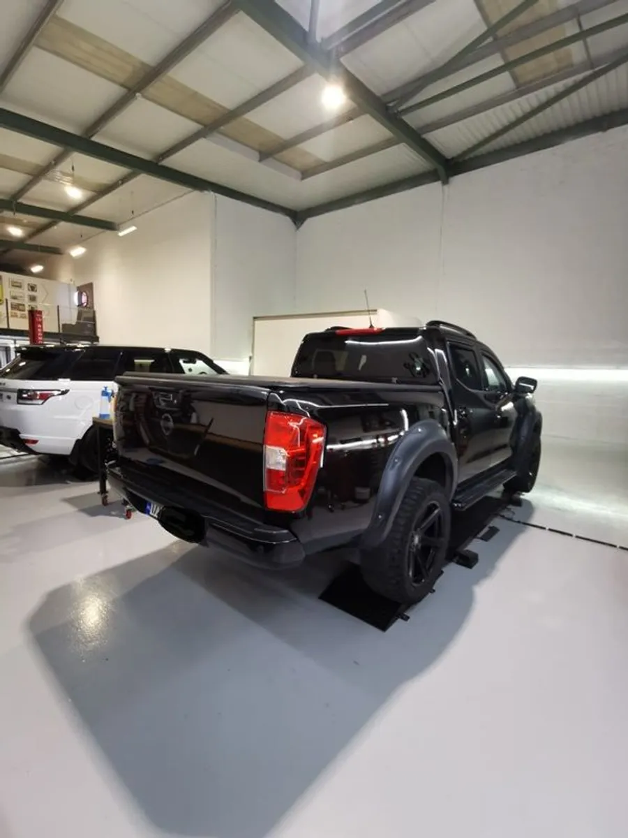 2017 Nissan Navara - Image 3