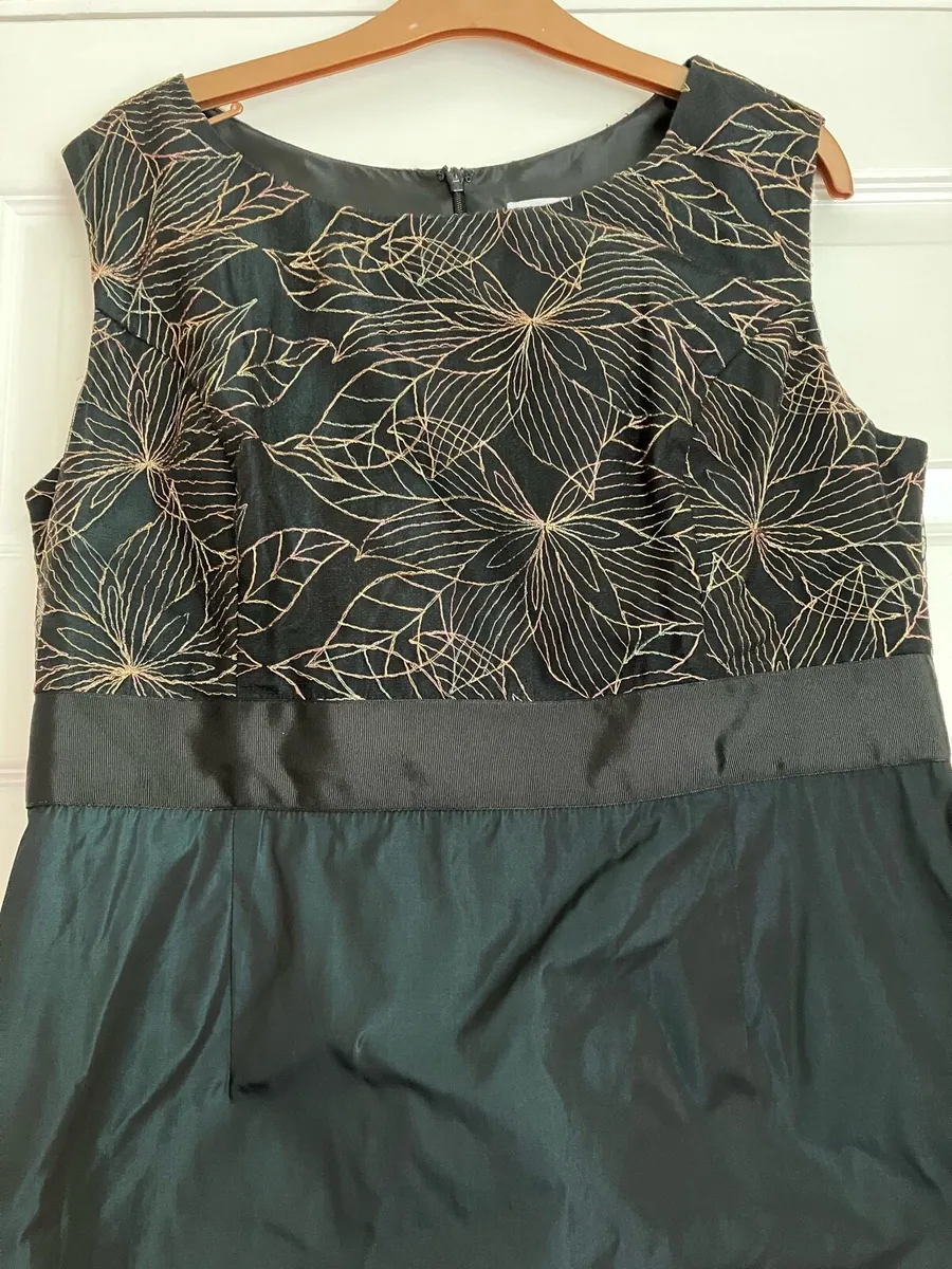 Gina Bacconi Green Dress size 16 - Image 2