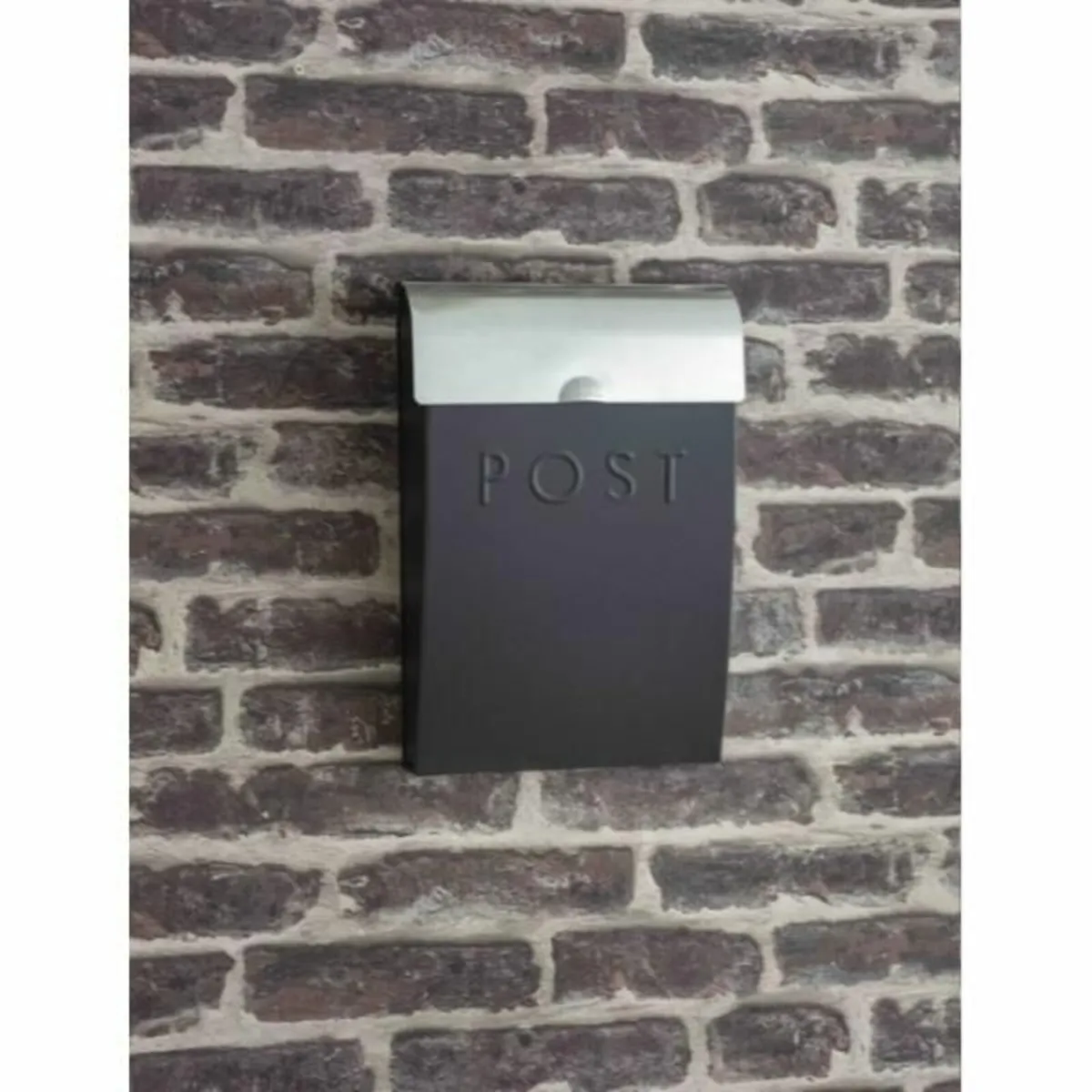 Classic Post Box with lock Carbon – GT24 - Image 1