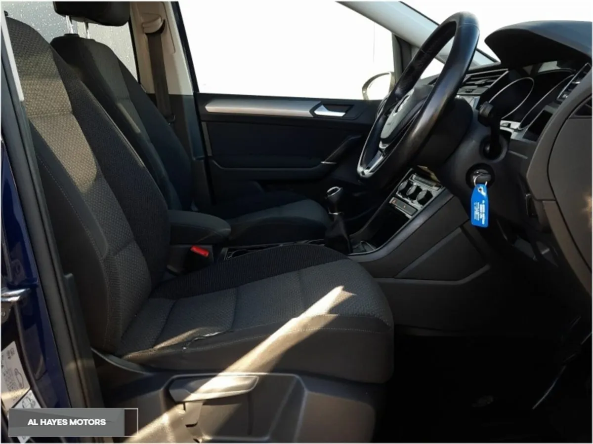 Volkswagen Touran 2.0 TDI 150HP COMFORTLINE 7 SEAT - Image 4