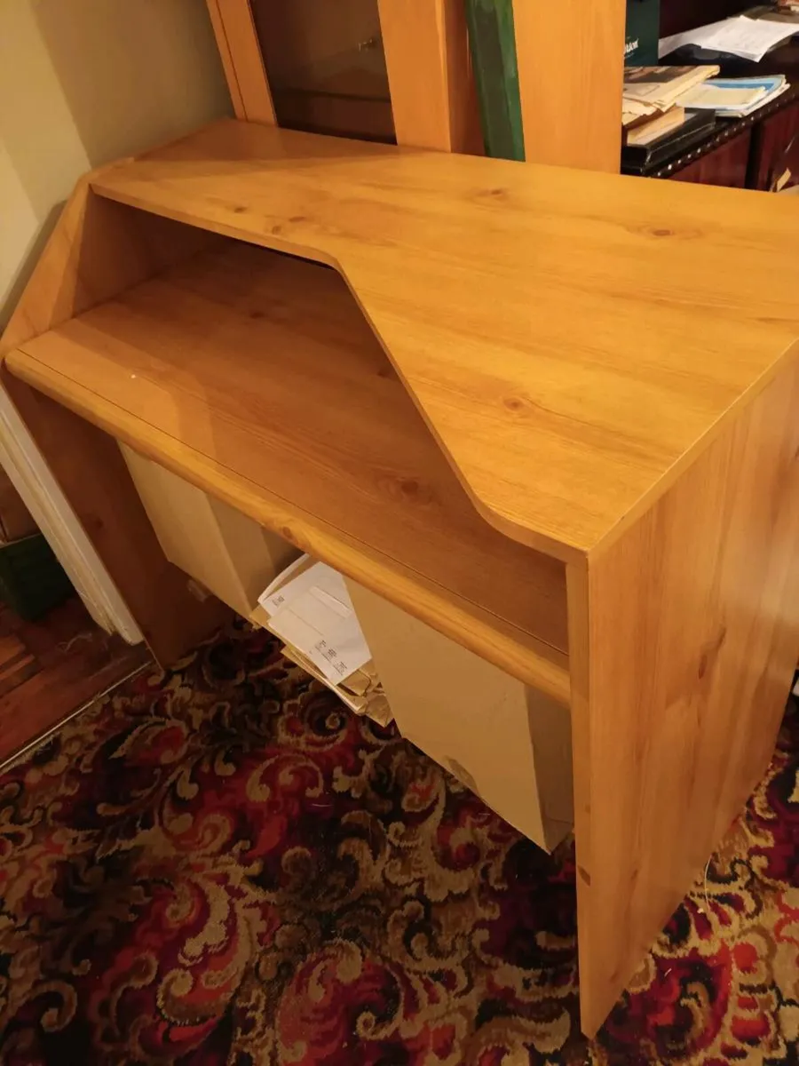 Computer Desk - Image 1