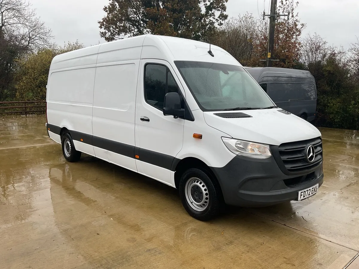 2023 Sprinter LWB with Taillift - Image 2