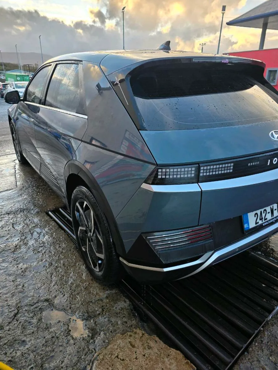 Hyundai Ionic 5 - Image 2