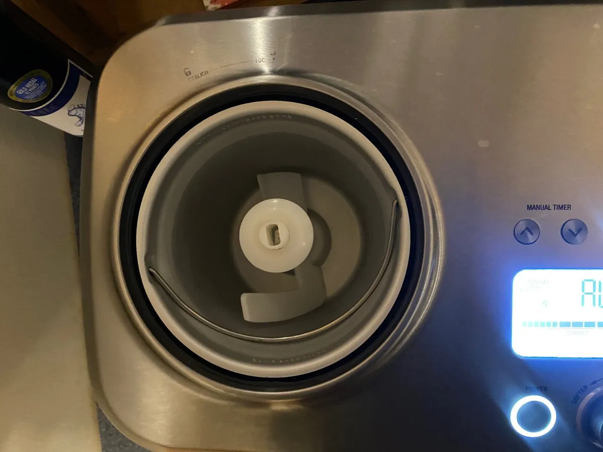 Ice cream maker - Image 1