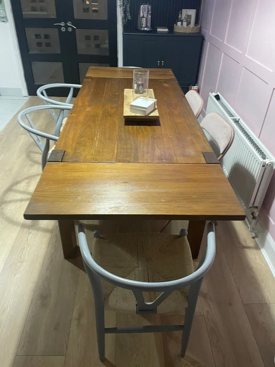 Kitchen table - Image 1