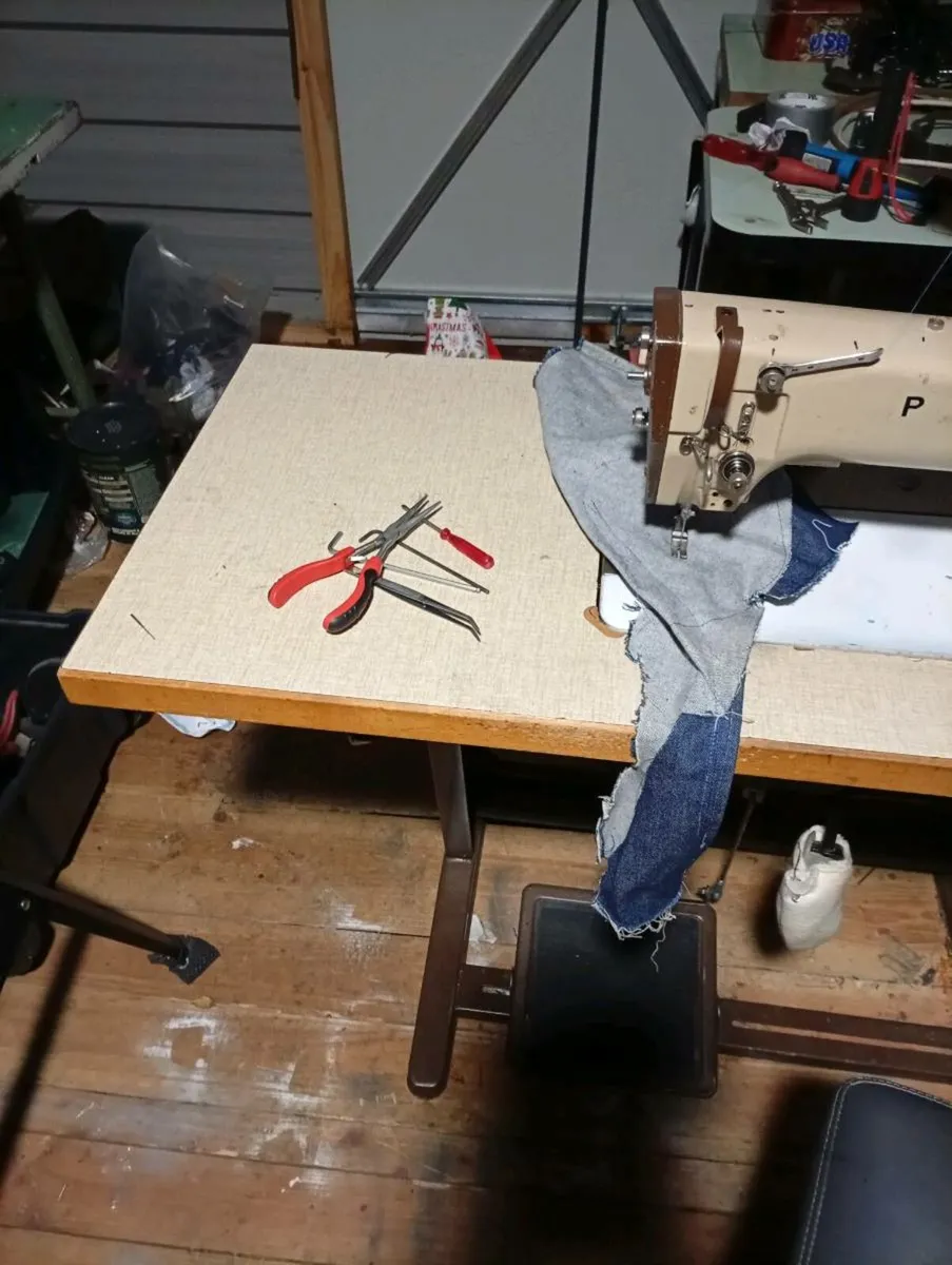 Industrial sewing machine - Image 4