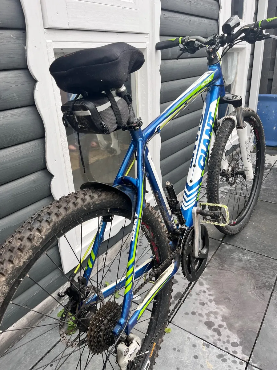 Giant Talon 27.5 Metallic Blue Mountain bike - Image 2