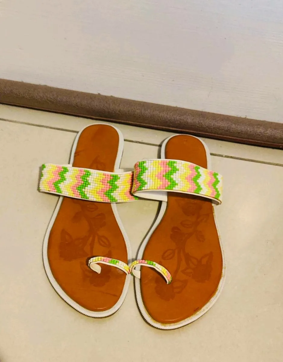 Beaded Toe-Loop Sandals – Size EU 39 - Image 1
