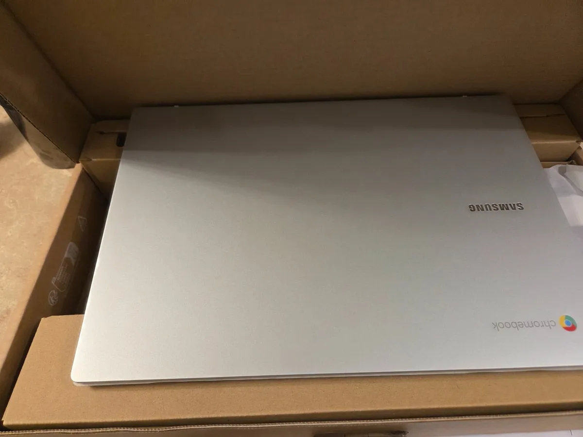 BRAND NEW Chromebook Go 340XDA-KA2 - Image 1