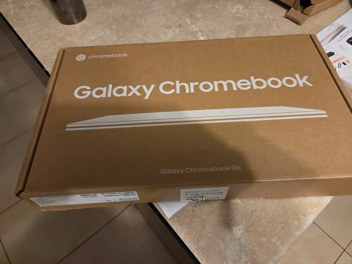 BRAND NEW Chromebook Go 340XDA-KA2 - Image 3