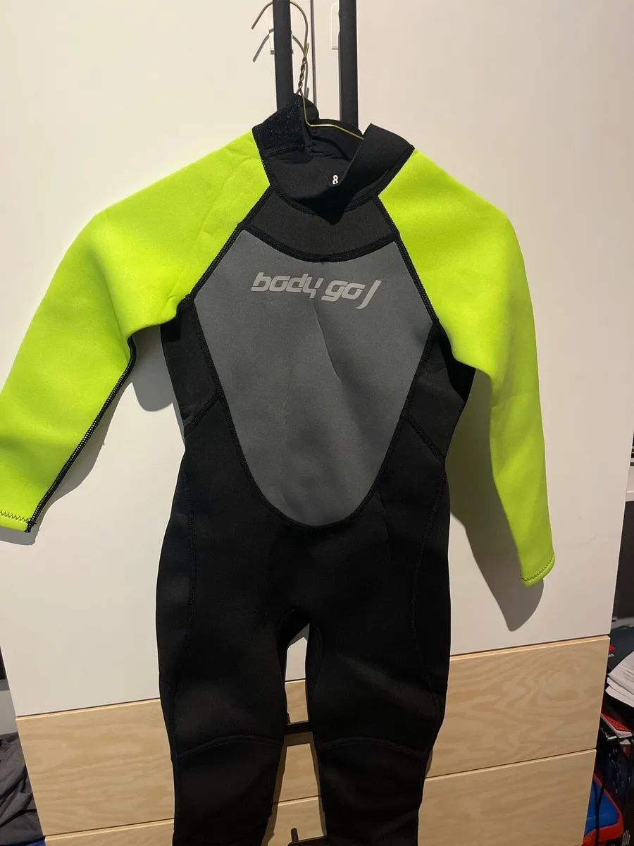 Kids wetsuit age 8 - Image 2