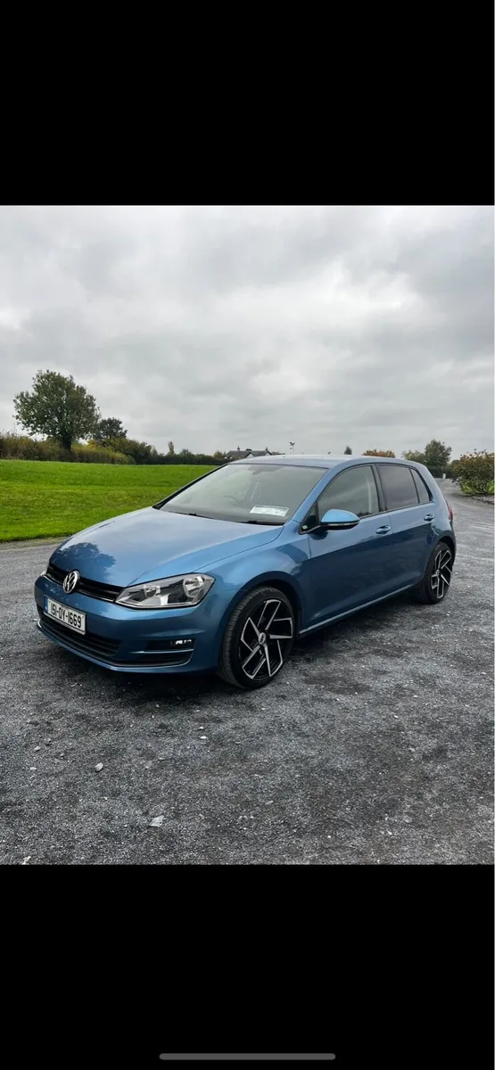 2015 Volkswagen Golf - Image 1