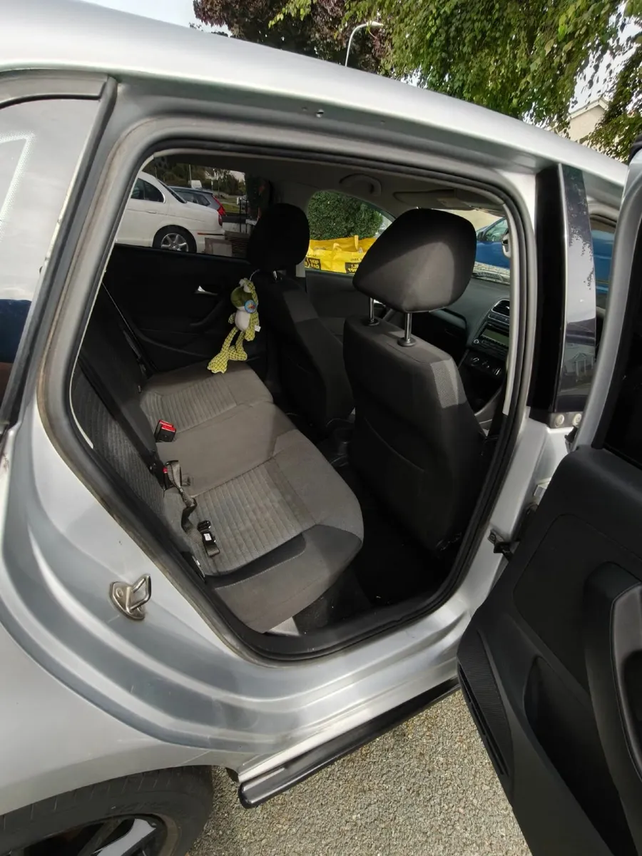 Volkswagen Polo 2010 - Image 2