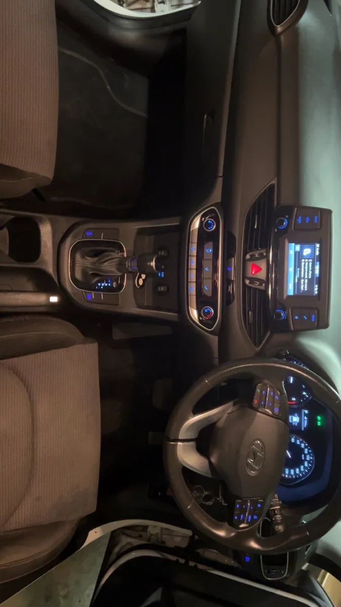 181 Hyundai i30 1.6 Diesel Deluxe - Image 4