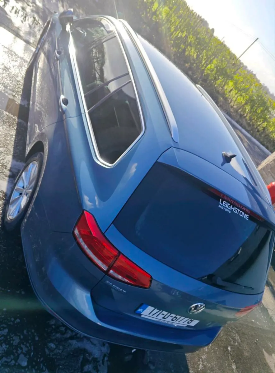 VW PASSAT Automatic - Image 3