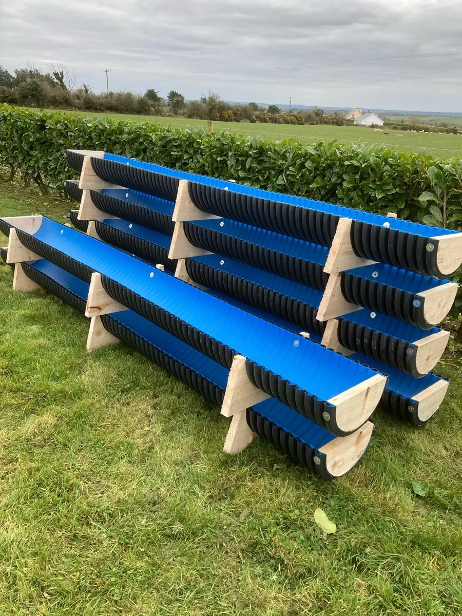 Small feeding troughs - Image 1