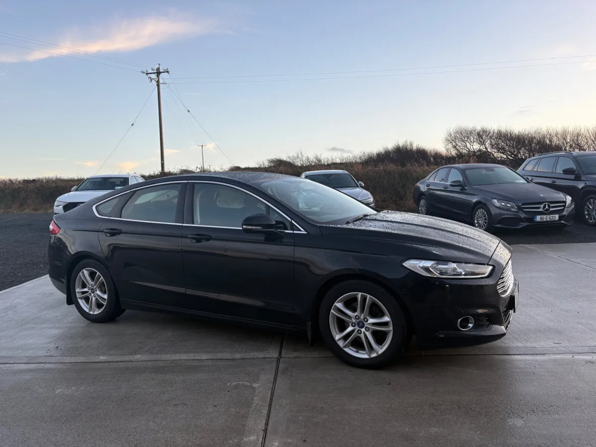 FORD MONDEO ZETEC MODEL FULL SERVICE HISTORY 2015 - Image 1