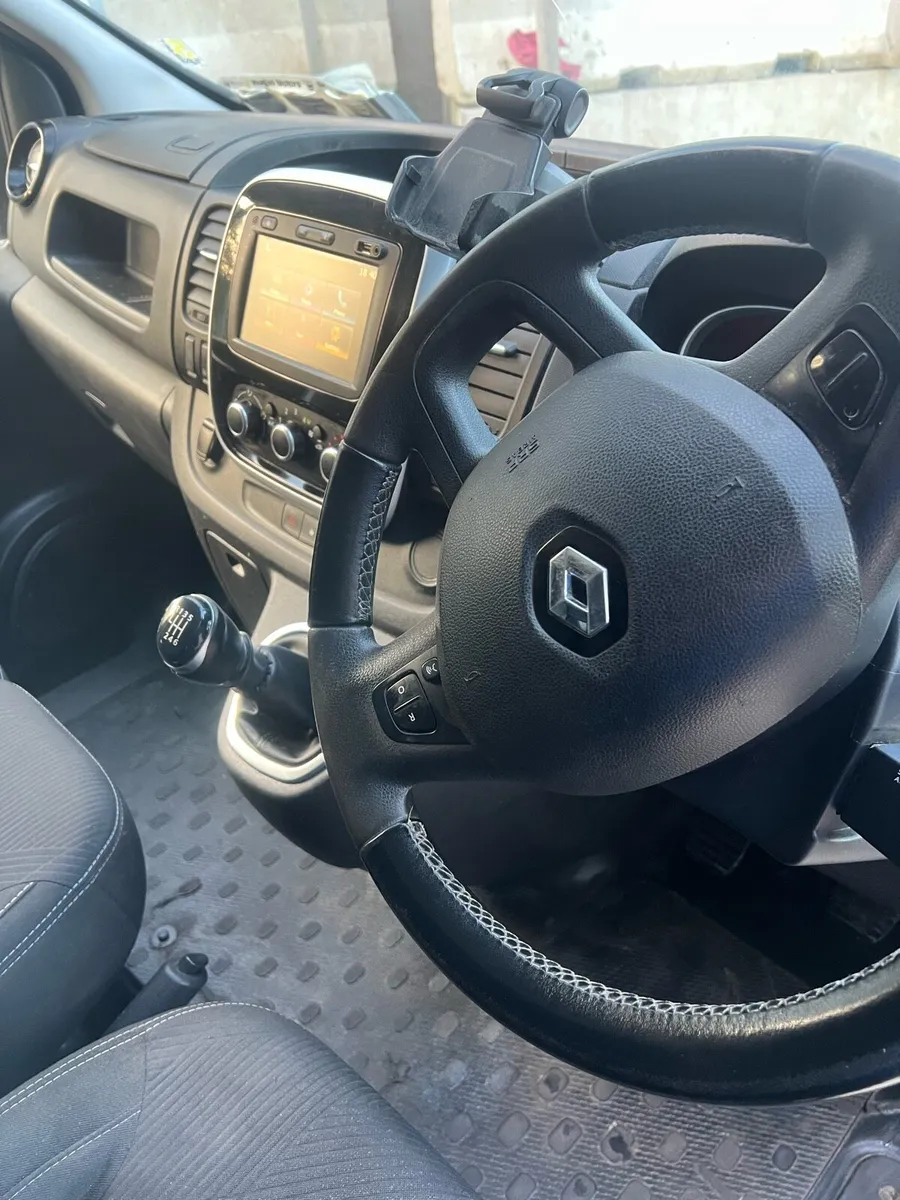 Renault trafic sport - Image 2