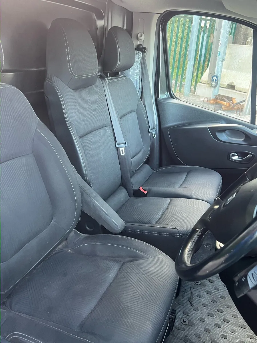 Renault trafic sport - Image 3