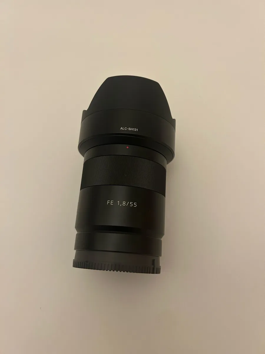Sony Carl Zeiss Sonnar T* FE 55mm F1.8 ZA - Image 2