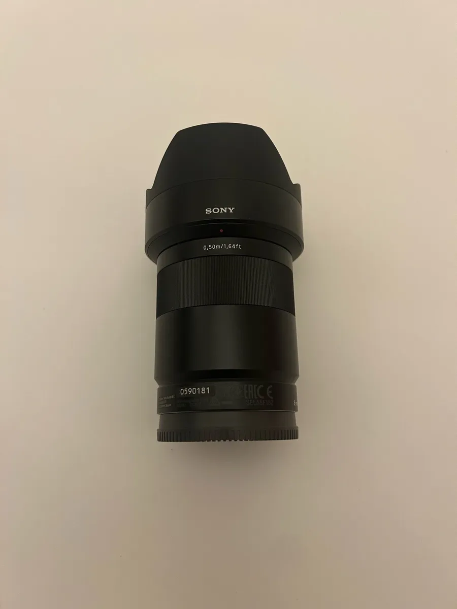 Sony Carl Zeiss Sonnar T* FE 55mm F1.8 ZA - Image 3