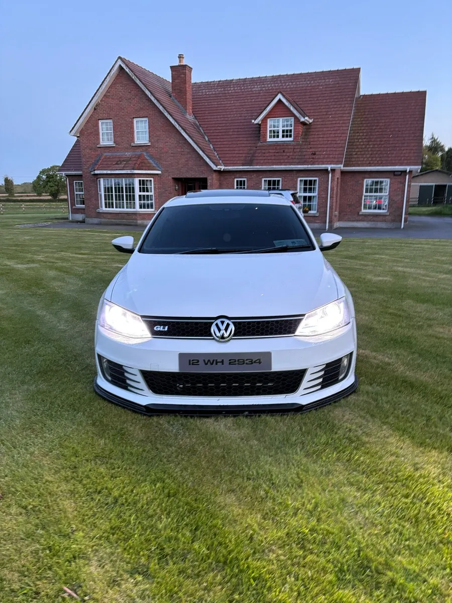 Volkwagen jetta BAGGED Sunroof - Image 3