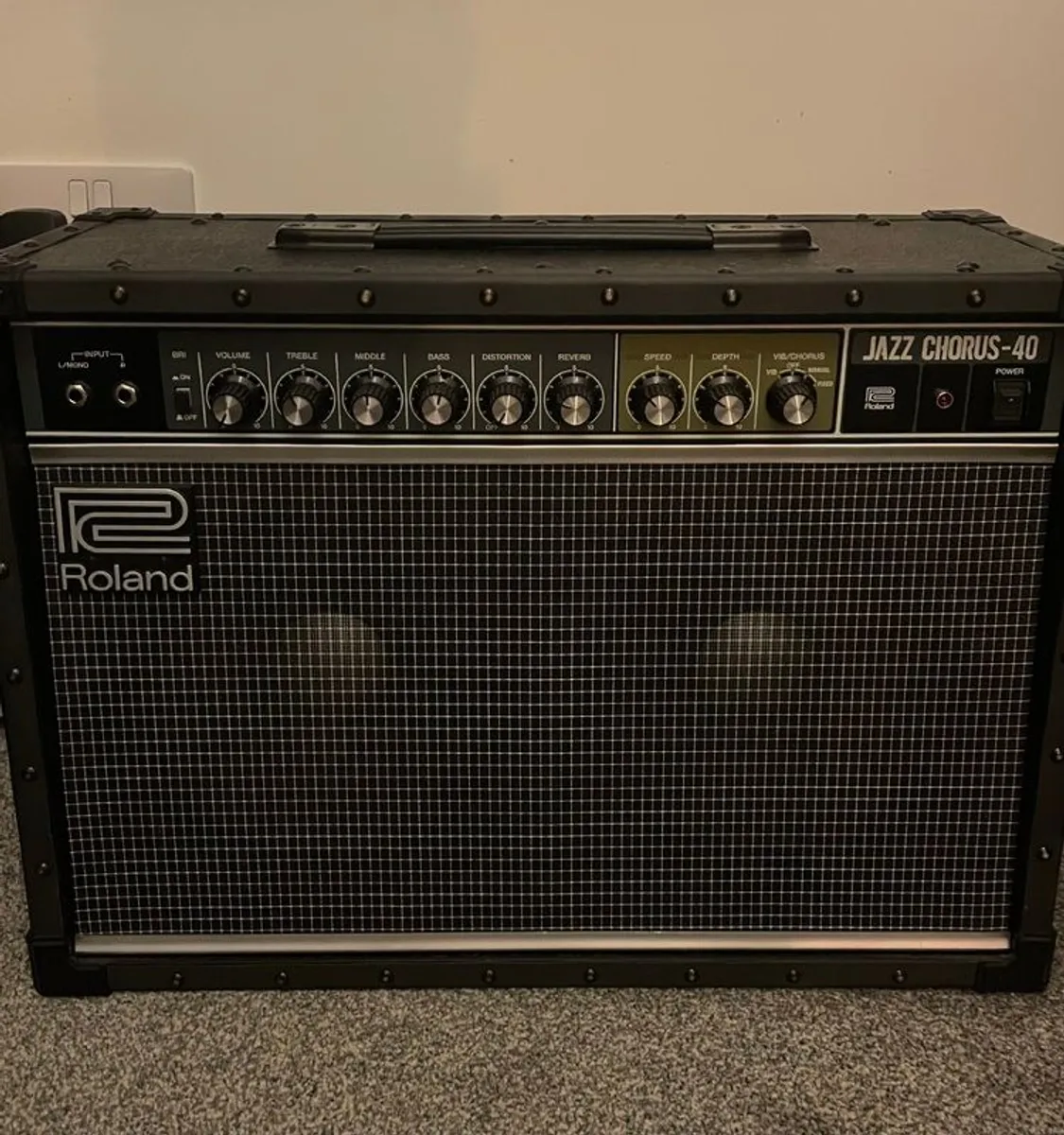 Roland Jazz Chorus JC-40 amp - Image 1