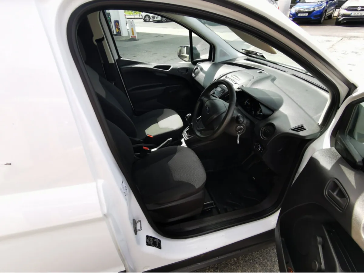 Ford Transit Courier BASE 1.5 TD 75PS M6 3DR - Image 3